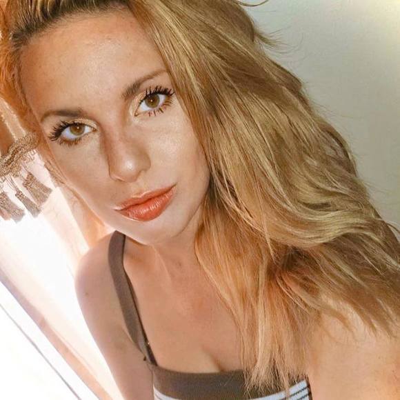 Meet your Posher, Sarah - Picture 3 of 7